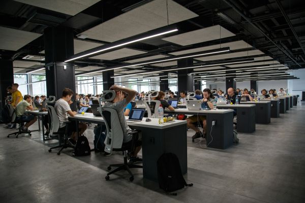 10 astuces pour transformer efficacement votre espace de travail
